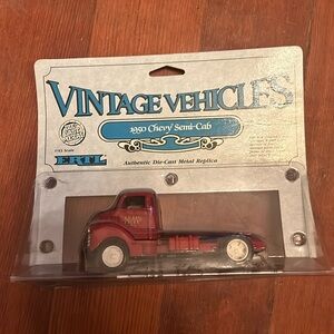 Ertl Vintage Vehicle 1950 Chevy Semi Cab